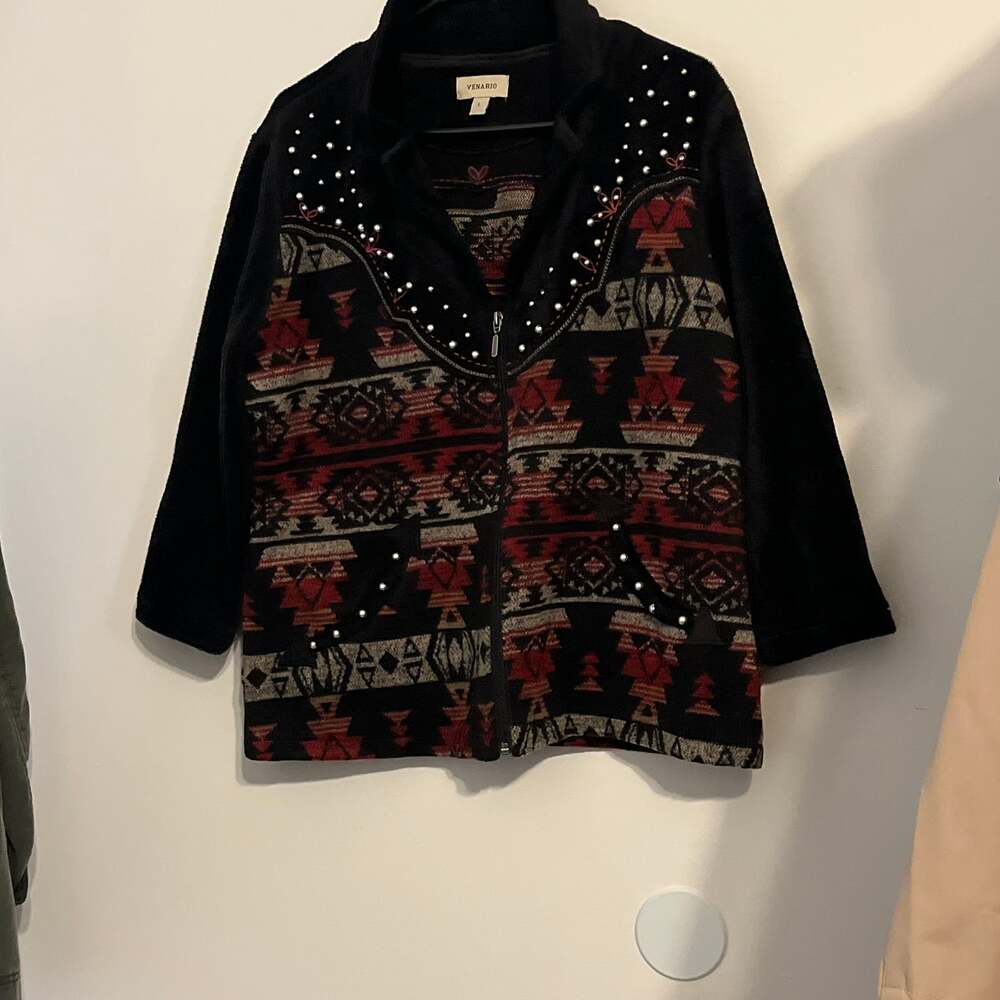Venario jacket with pearl like embellishments